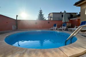 House with pool in Marcana