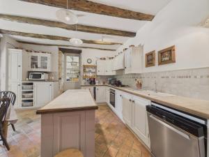 Maisons de vacances Salignac-Eyvigues, maison pour 7 avec piscine : photos des chambres