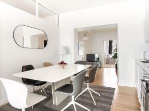 Sanders Leaves - Charming Three-Bedroom Apartment In Downtown Copenhagen