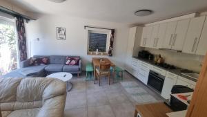 Visteria House with free parking