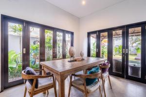 Ubud Residences 888 - Complex Private Villas with pools - New Years Offer