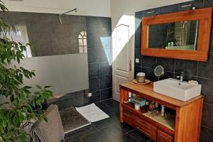 Villas Mas de Tribies - Charme, Piscine, SPA : photos des chambres