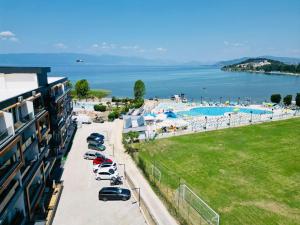 AD Luxe Lake Suite