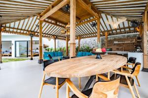 Brand New & Stylish Villa with Private Pool in the Heart of Balangan