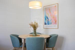 Luminescent Valencia Apartment