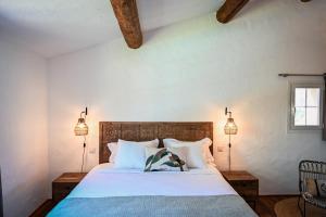 B&B / Chambres d'hotes LES TERRASSES DE LORGUES - B&B de charme en Provence : Chambre Double ou Lits Jumeaux - Vue sur Jardin