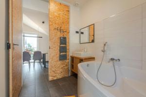 Holiday Home Lukc with free parking