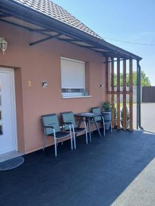 Domaćinstvo Pocikini Zasavica