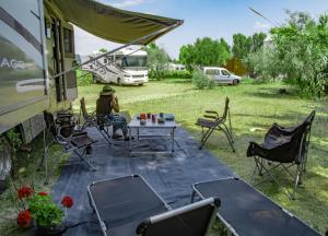 ATHENS MOTORHOME park RV WINNEBAGO