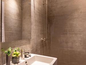 Sanders Shield - 3 bedroom apartment with balcony