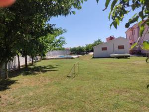 Holiday apartment in Privlaka with sea view, balcony, air conditioning, WiFi 3598-3