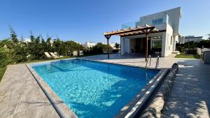Sunrise Villa with Pool by TrulyCyprus - 4hvězdičkové hotely ve městě Perivolia