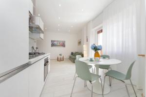 Attico Soleggiato con Terrazza a Ostia