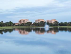 Wyndham Palm-Aire 4BR Apartment with Resort Access