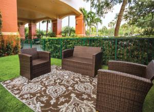 Wyndham Palm-Aire 4BR Apartment with Resort Access