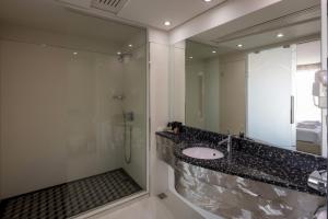 Standard Double Room room in Golden Tulip Zira