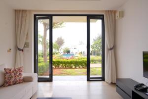 Biệt thự mặt tiền biển Saint Simeon Resort