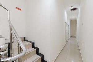 RedDoorz at Jatiwaringin near Exit Toll Pondok Gede