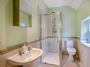 3 Bed in Bamford PK838