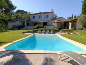 le mas du luberon rouge