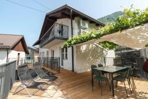 Holiday Home Lukc with free parking - 4hvězdičkové hotely ve městě Kobarid