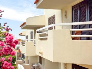 Aura Village - City Beach Apartments