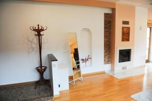 Rooftop Charm Stylish 2BDR Steps from Town Hall