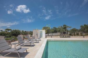 TD Trulli Benedetta with Pool in Peaceful Nature