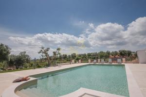TD Trulli Benedetta w Pool in Peaceful Nature