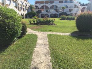 T2, Calme & lumineux, au bout du jardin, la plage!