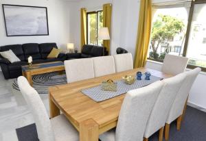 Beachside penthouse Cala de Mijas