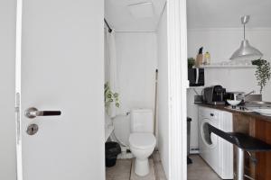 Heart of Paris-Studio-4P-Saint Honore-Free Netflix