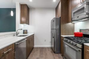 Blueground Beverly Grove rooftop nr Plummer Park LAX-150