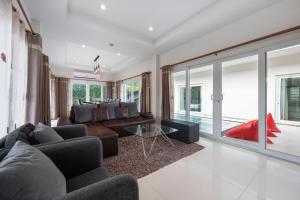 Cozy Breeze Pool Villa Pattaya