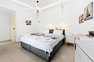 Twin Room with Sea View room in Hotel Selini
