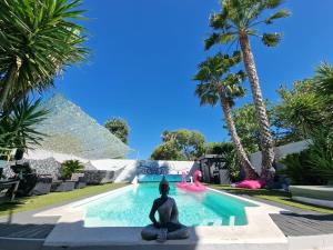 Maison avec Piscine privée chauffée 9X4m Clim TV grand ecran location saisonnière de vacances été proche plage et centre ville sud montpellier