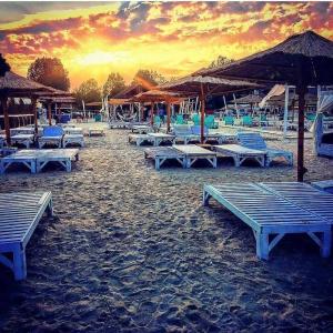 White Titanic Glamour by White Titanic