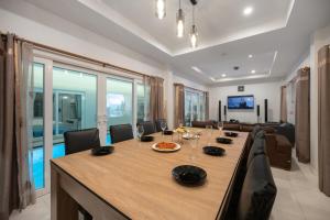Cozy Breeze Pool Villa Pattaya