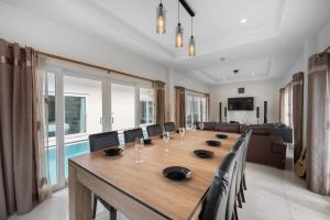 Cozy Breeze Pool Villa Pattaya