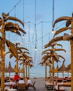 White Titanic Glamour by White Titanic