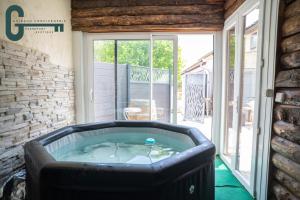 Maisons de vacances La Champetre Pool Spa Sauna : photos des chambres