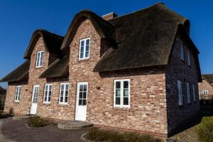 Doppelhaushälfte Beach House - 4-star hotels in St. Peter-Ording