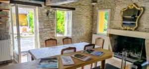 B&B / Chambres d'hotes La Residence du Vignoble L-Homme Cheval : photos des chambres
