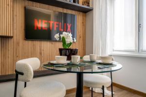 Jada Monforte- Exclusive Apt in the Heart of the City