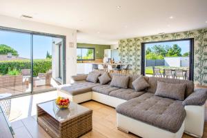 Villa Zephyr by Villa Plus