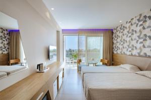 Deluxe Double or Twin Room with Inland View room in Seasons Hotel (Adults Only)