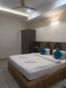 Hotel Aaryan Comforts - Peenya