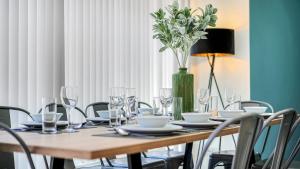 Your London Base 5BR Spacious Home for 11