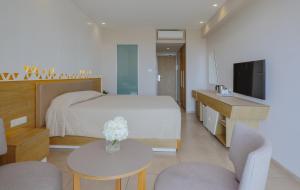 Superior Double Room with Sea View room in Seasons Hotel (Adults Only)