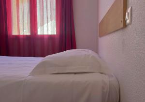 Hotels Hotel Le Carnon : photos des chambres